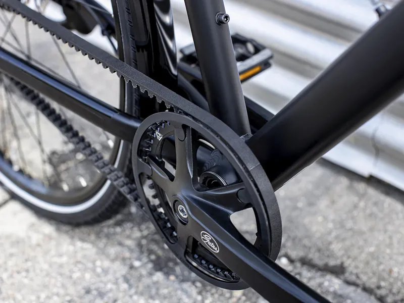 Trek District 3 Equipped Hybrid Bike in Black-2